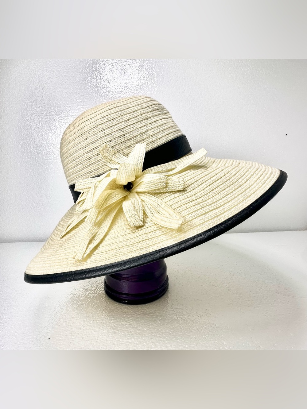 Laundry by Shelli Segal Cream Wide Brim Big Flower Straw Hat